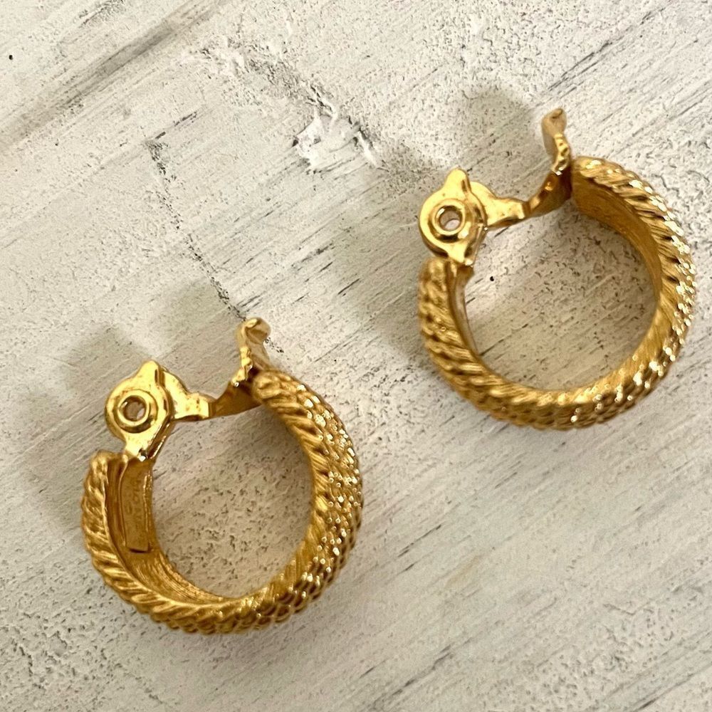Monet vintage gold tone hoop clip earrings